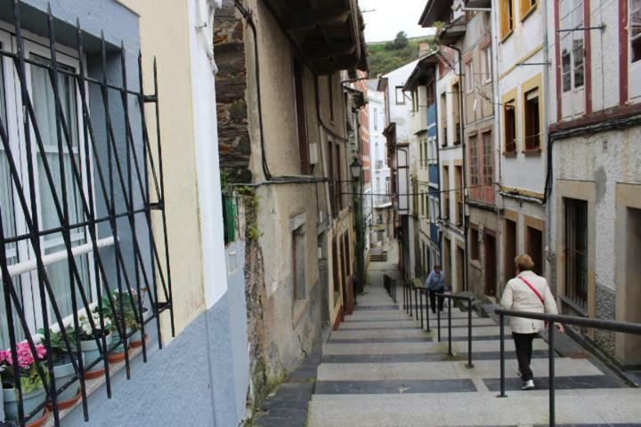 Calle Olavarrieta 16 Bajo Luarca Exterior foto