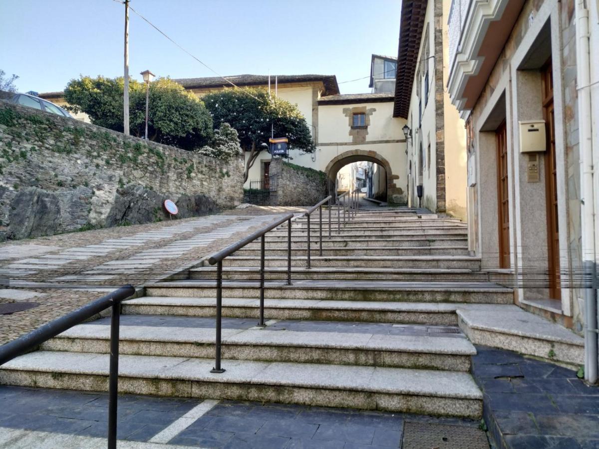 Calle Olavarrieta 16 Bajo Luarca Exterior foto